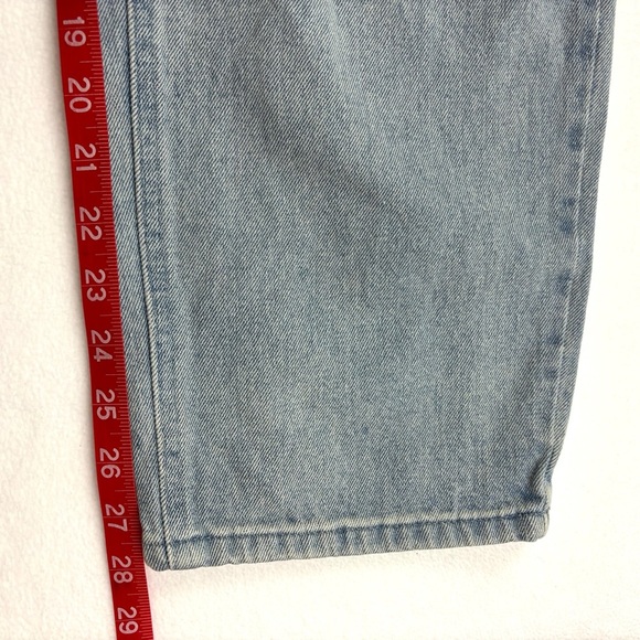 GeeGee Light Wash High Waist Distressed Tapered “Mom” Ankle Baggy Jean Size M - Picture 15 of 15